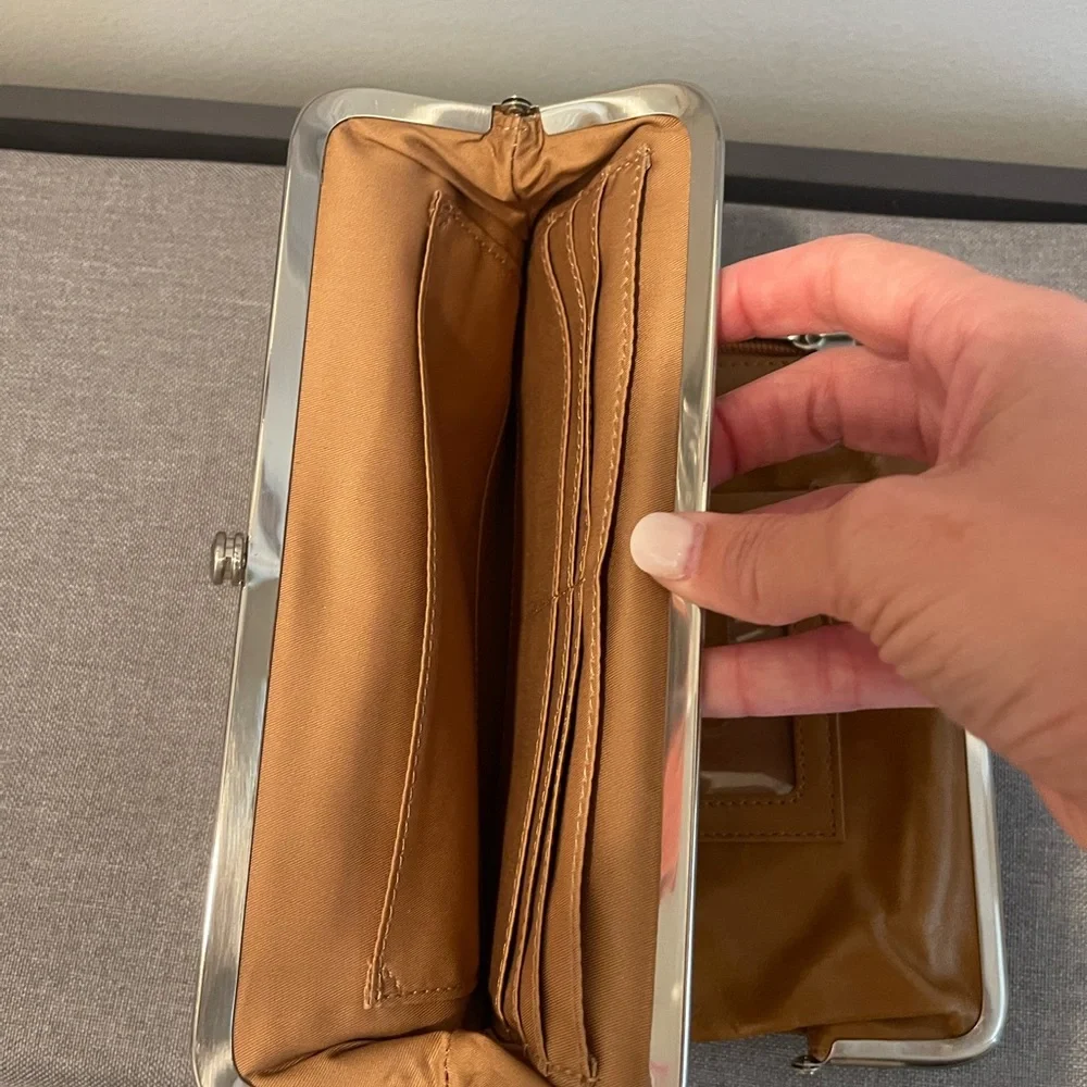 Beautiful Hobo clutch wallet! - Picture 6 of 9